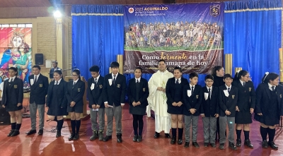 Celebraci&oacute;n de la Primera Comuni&oacute;n: Un Momento de Fe y Alegr&iacute;a.